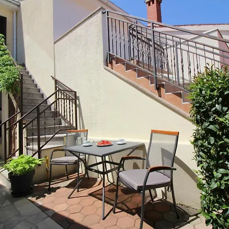 Apartman Andrea Near